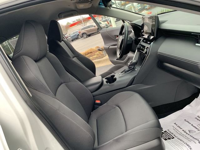 Used 2023 Toyota Venza LE image 14