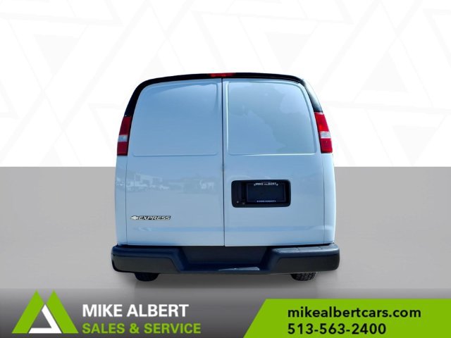 Used 2019 Chevrolet Express 2500 w/ Driver Convenience Package RWD image 6