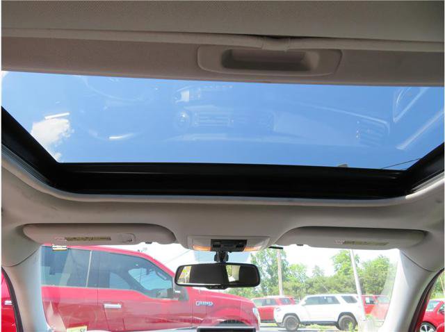 Used 2012 Lexus CT 200h Premium w/ Premium Audio Pkg FWD image 3