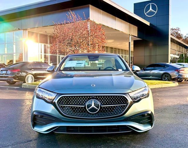New 2026 Mercedes-Benz E 350 4MATIC Sedan image 3