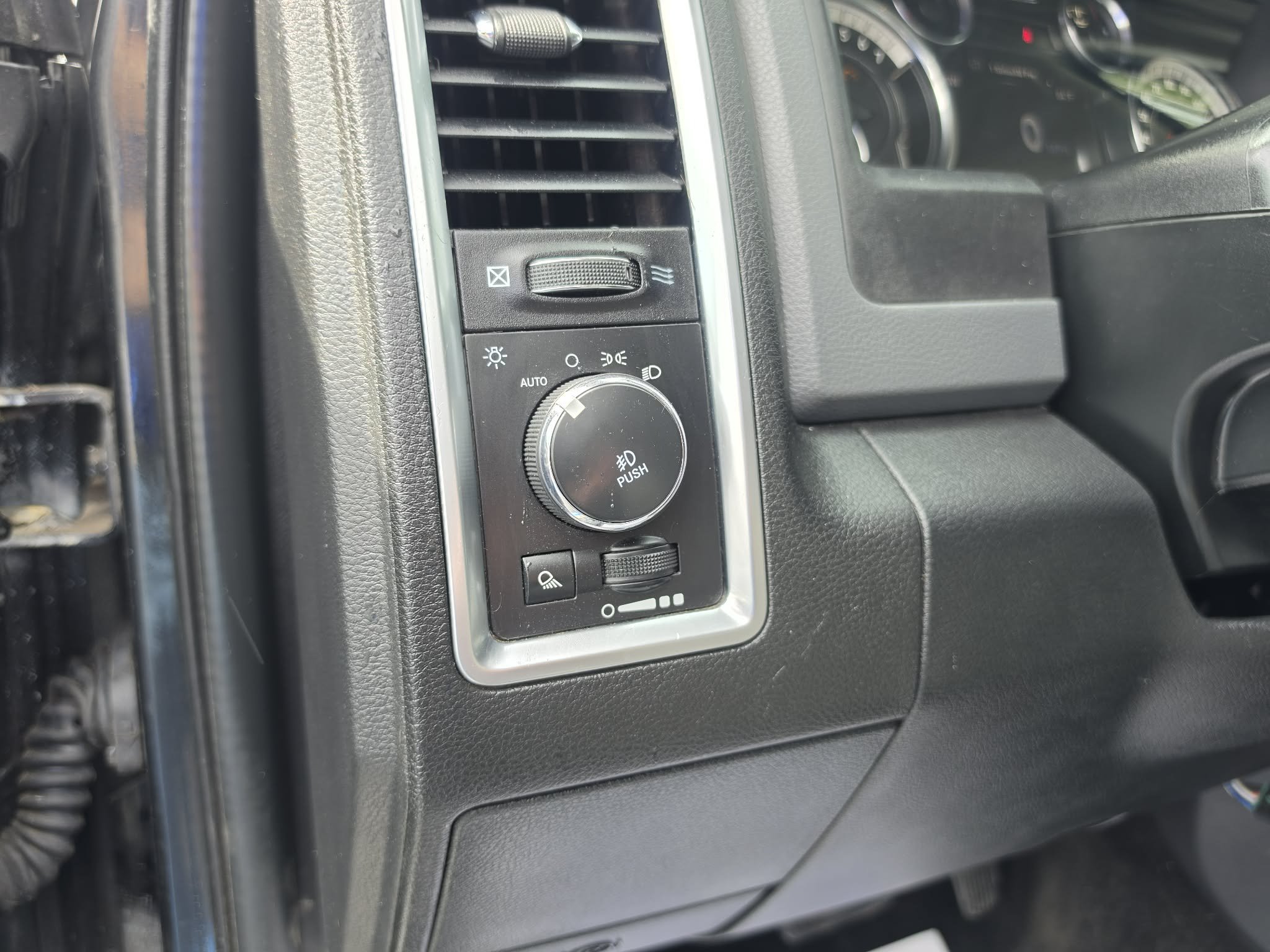 Used 2017 RAM 1500 Big Horn AWD/4WD image 18