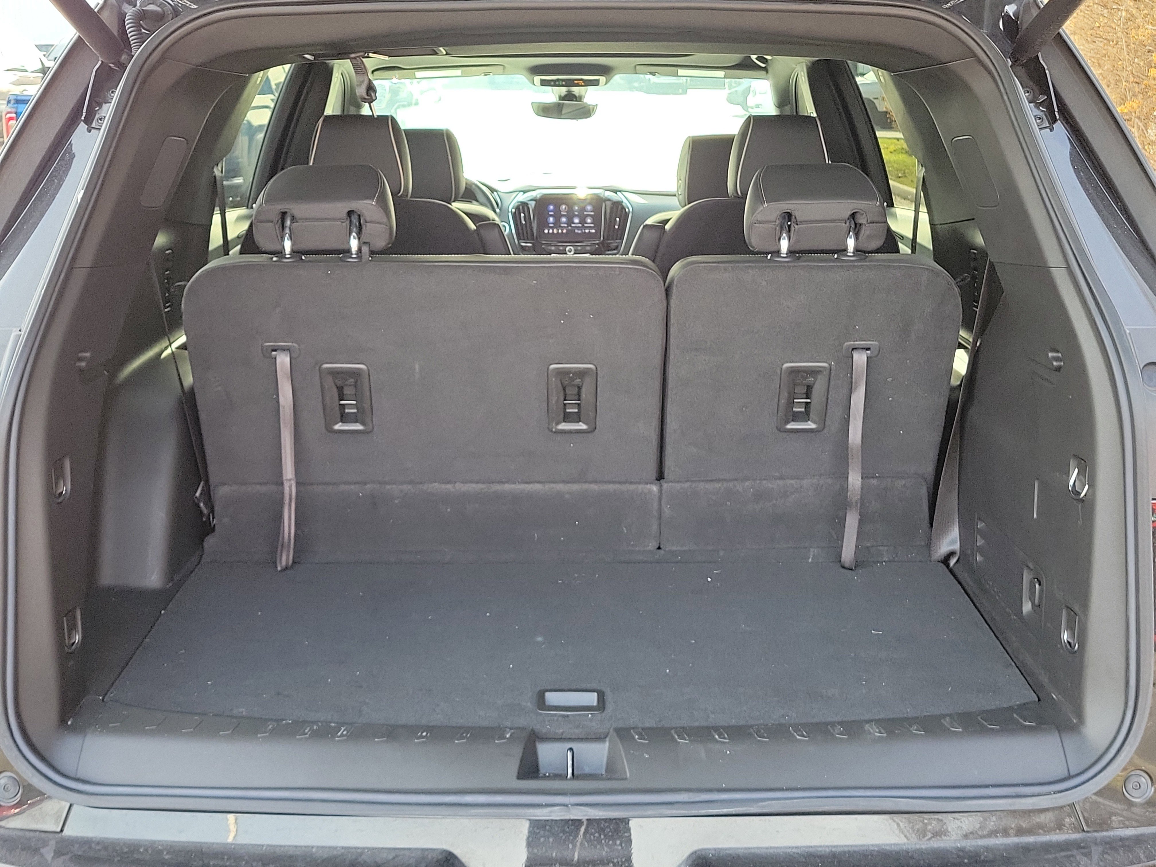 Used 2023 Chevrolet Traverse Premier w/ Redline Edition image 8