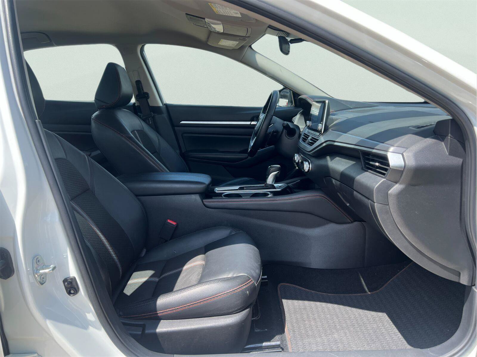 Used 2025 Nissan Altima 2.5 SR FWD image 19