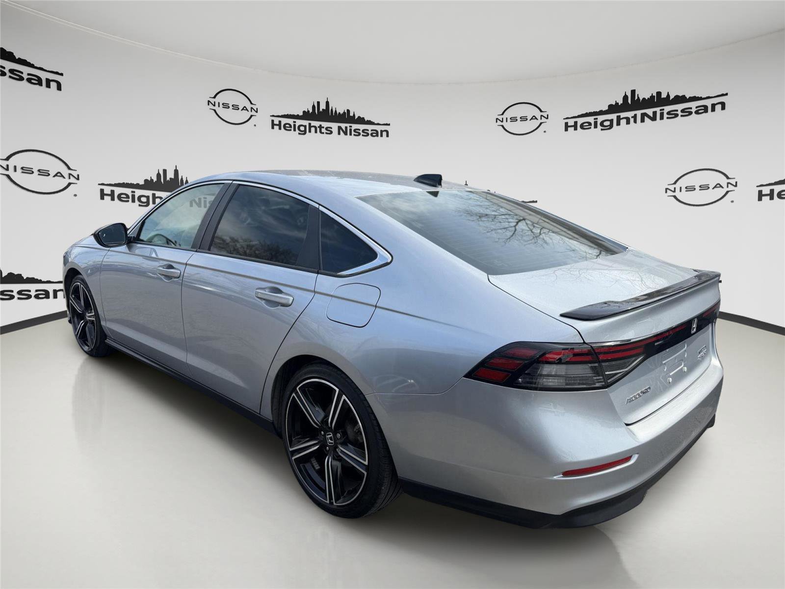 Used 2023 Honda Accord Sport image 3