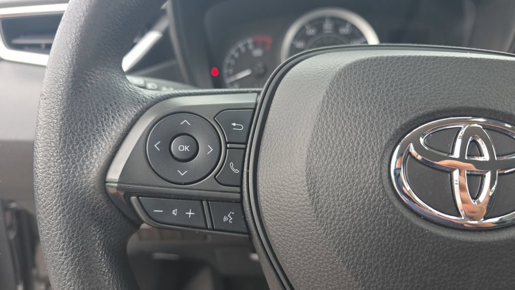 Used 2022 Toyota Corolla LE FWD image 19