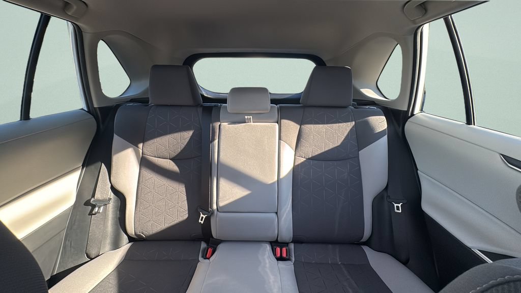 Used 2023 Toyota RAV4 XLE w/ Convenience Package FWD image 10
