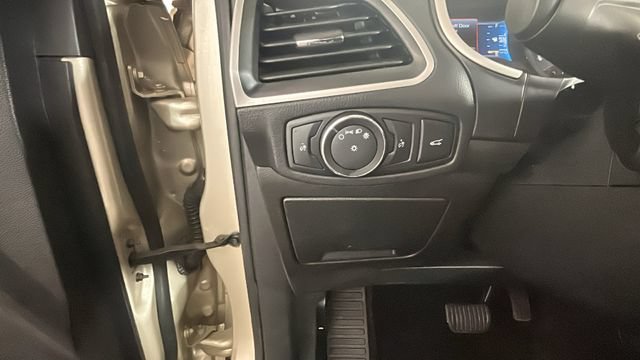 Used 2018 Ford Edge SEL w/ Equipment Group 201A AWD/4WD image 18