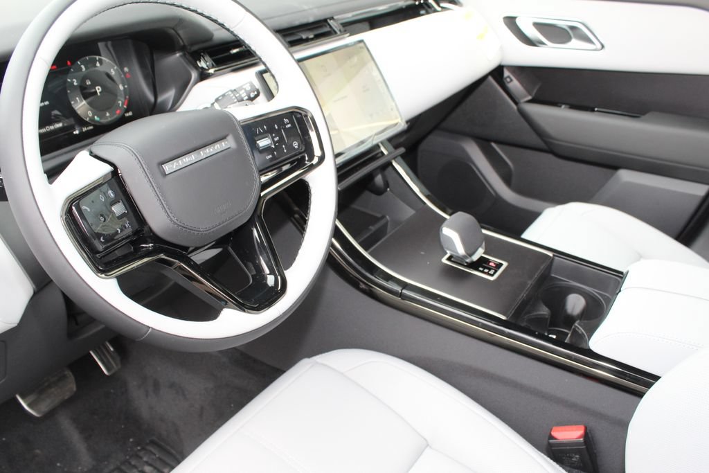 New 2026 Land Rover Range Rover Velar Dynamic SE AWD/4WD image 36