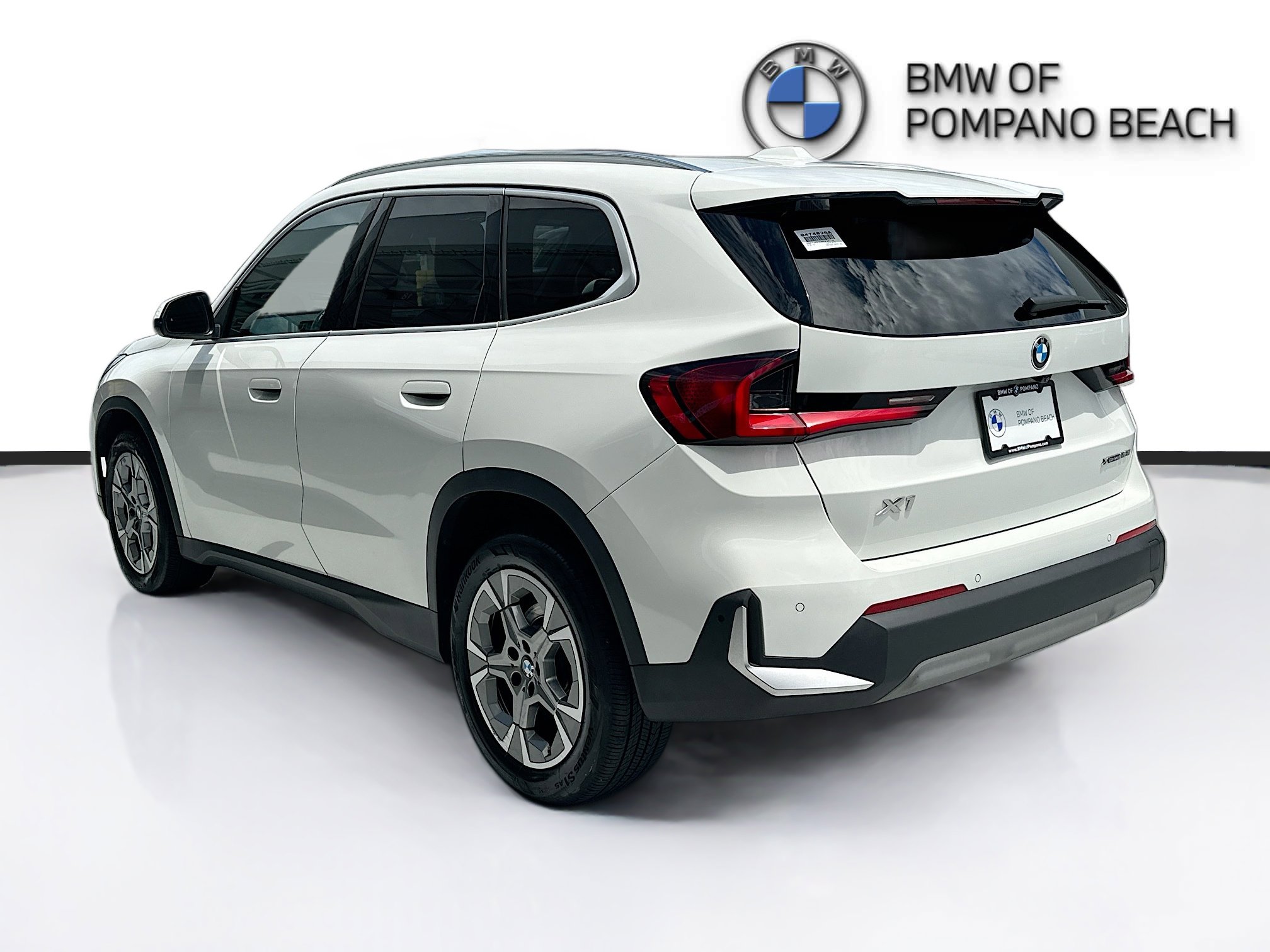 Used 2023 BMW X1 xDrive28i w/ Convenience Package AWD/4WD image 5