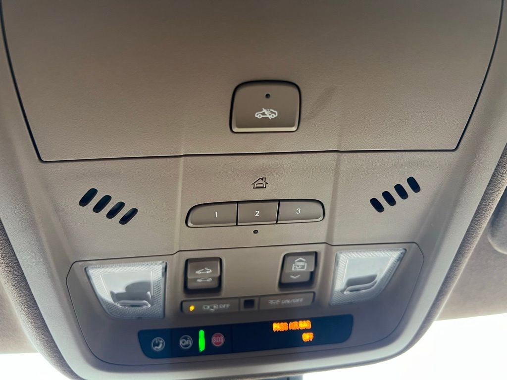 Used 2017 Cadillac XT5 Platinum w/ Driver Assist Package image 51