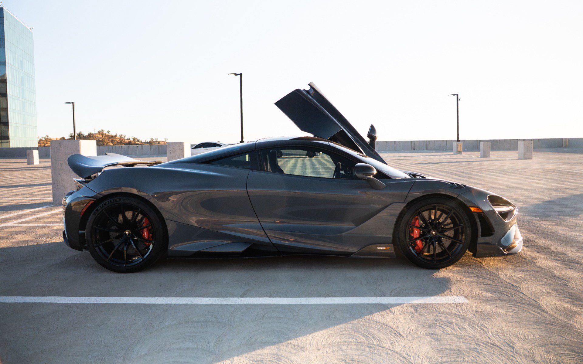Used 2021 McLaren 765LT RWD image 32
