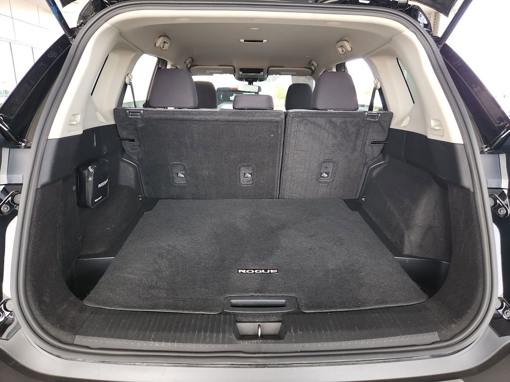 Used 2023 Nissan Rogue SV FWD image 13