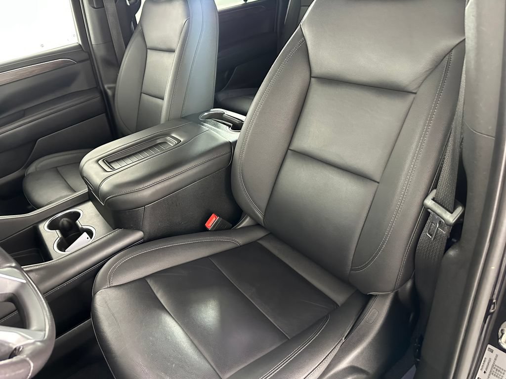 Used 2023 Chevrolet Suburban Z71 w/ Luxury Package AWD/4WD image 24