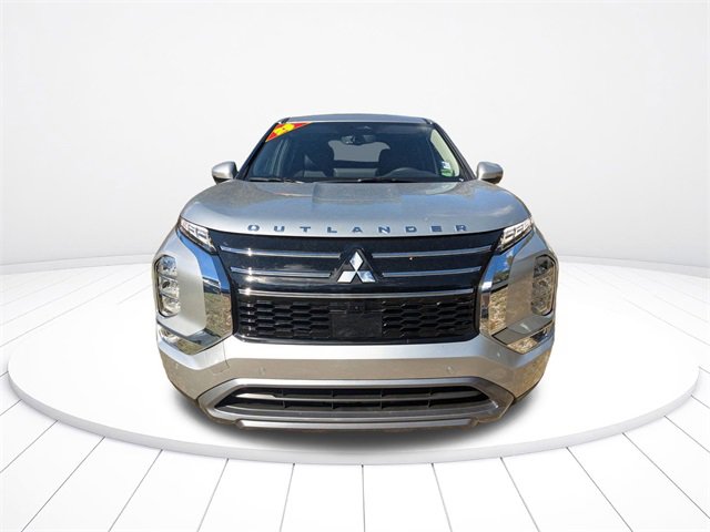 New 2025 Mitsubishi Outlander SE image 9