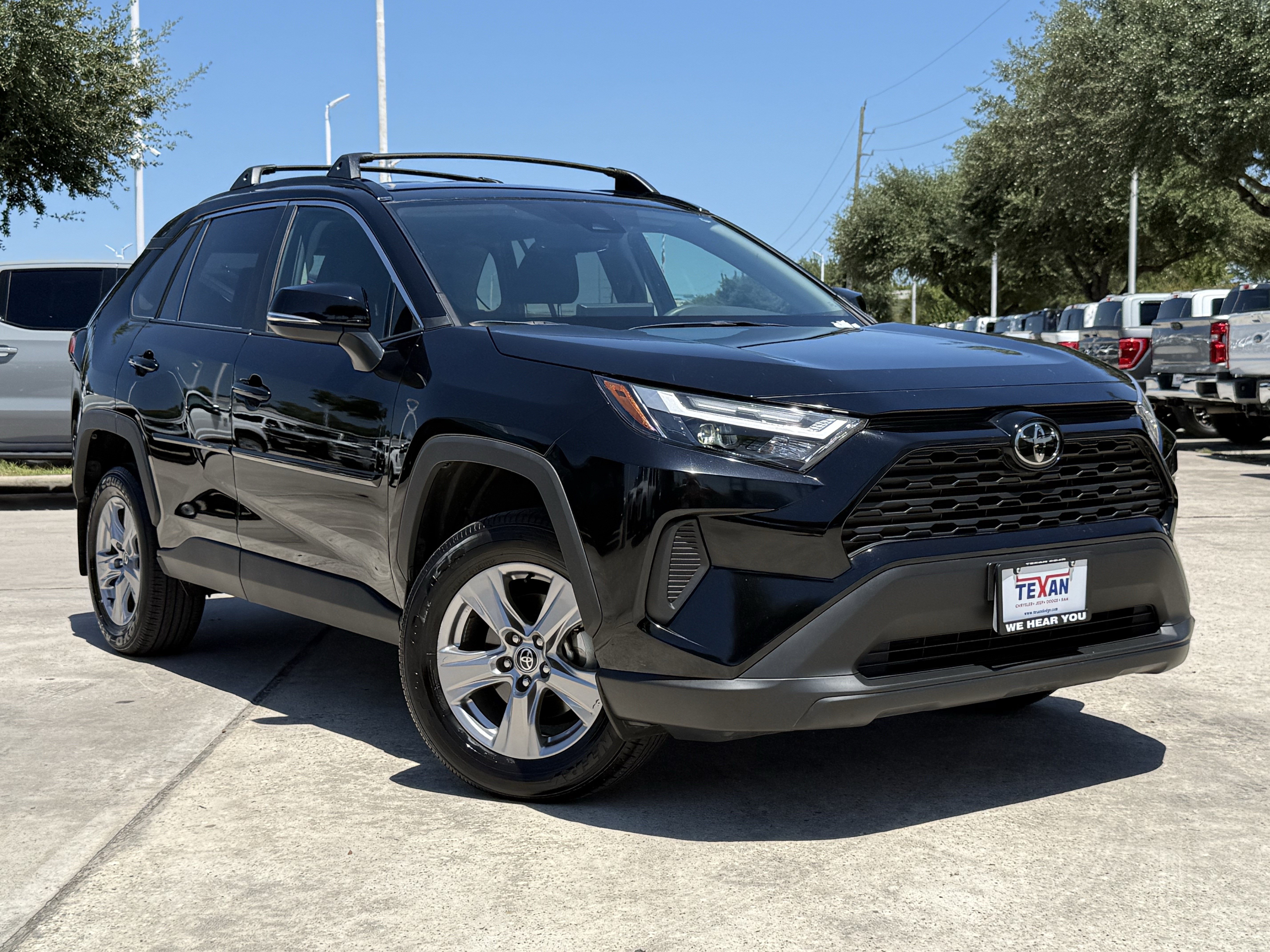Used 2025 Toyota RAV4 XLE FWD image 2