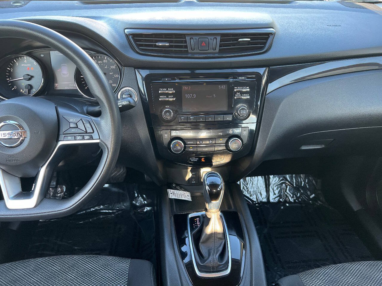 Used 2017 Nissan Rogue Sport SV AWD/4WD image 29