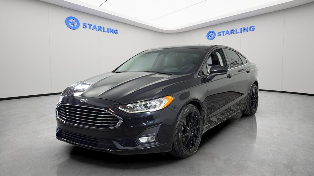Used 2019 Ford Fusion SE w/ Equipment Group 151A FWD image 16
