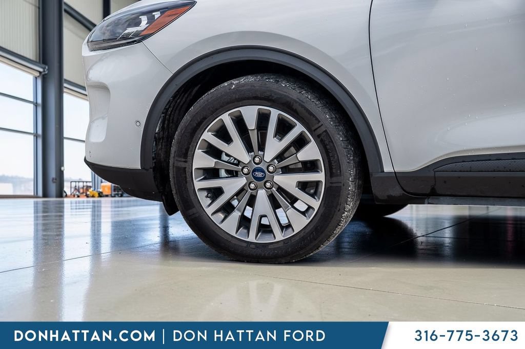 Used 2021 Ford Escape Titanium AWD/4WD image 29