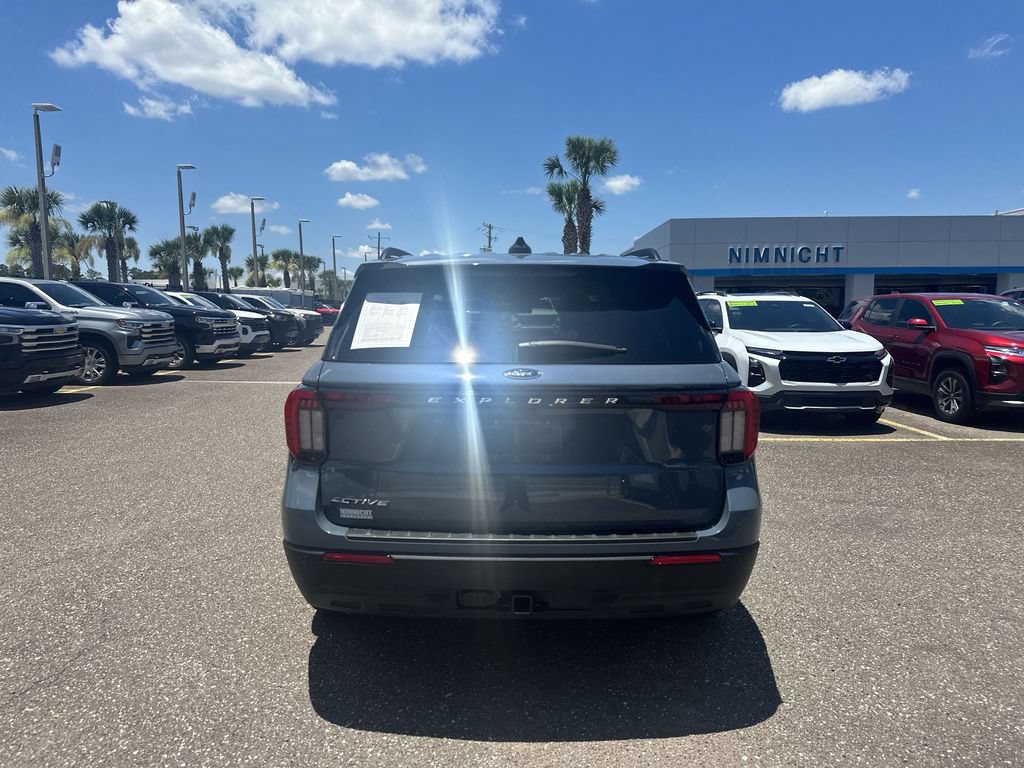 Used 2025 Ford Explorer Active RWD image 15