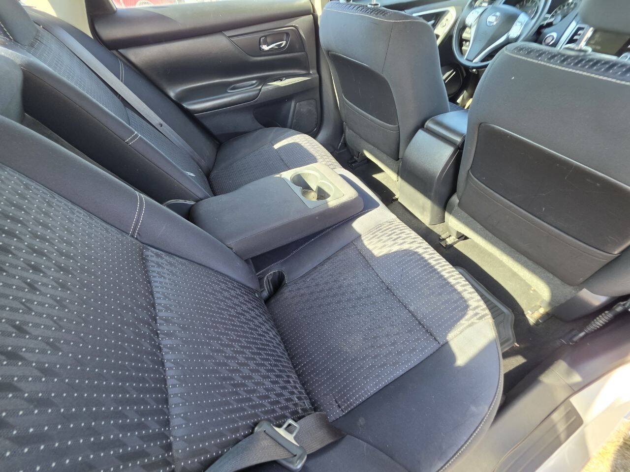 Used 2016 Nissan Altima 2.5 S w/ Power Driver Seat Package FWD image 5
