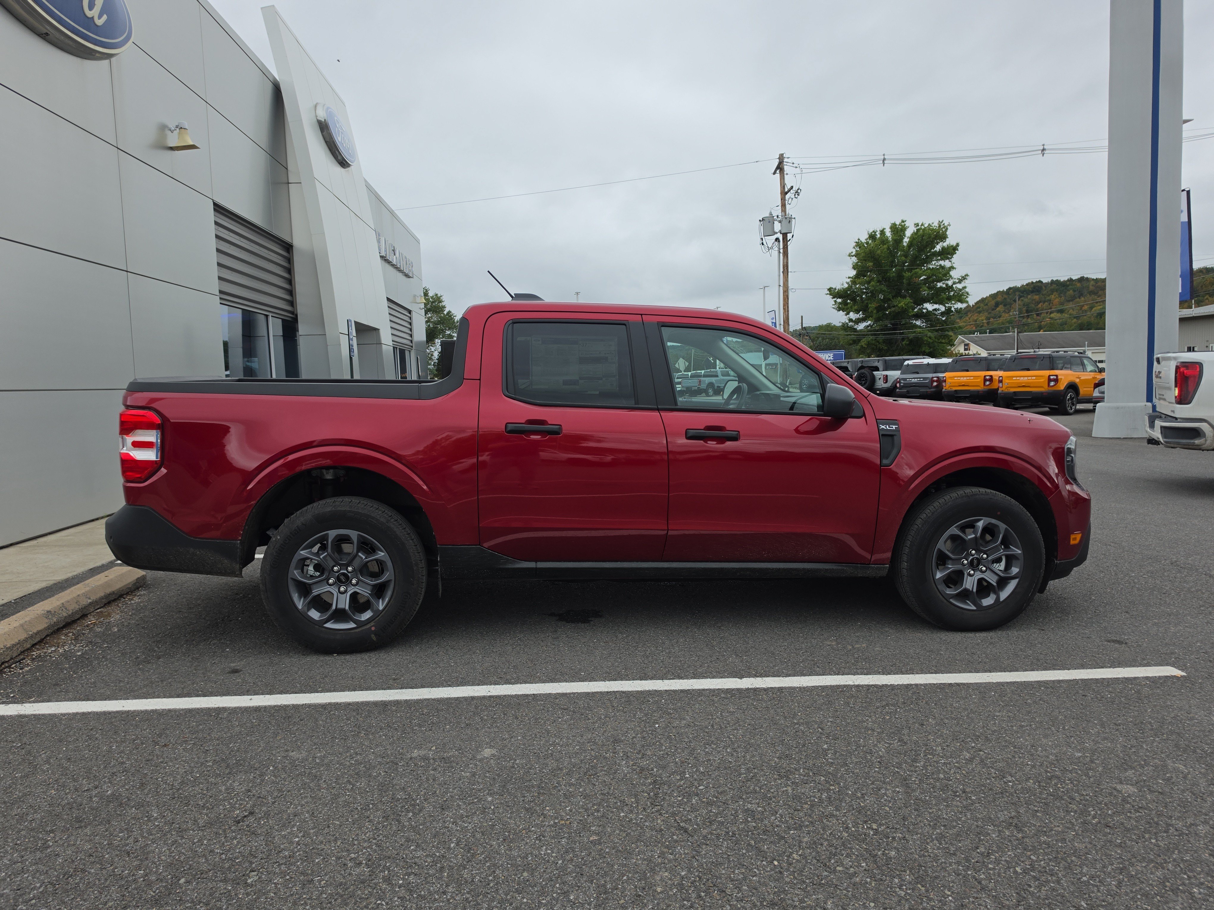 New 2026 Ford Maverick XLT w/ Equipment Group 301A AWD/4WD image 2