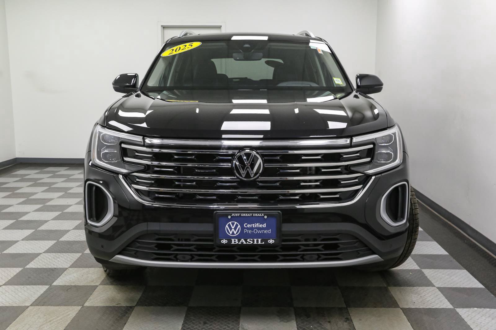 Certified 2025 Volkswagen Atlas SEL AWD/4WD image 4