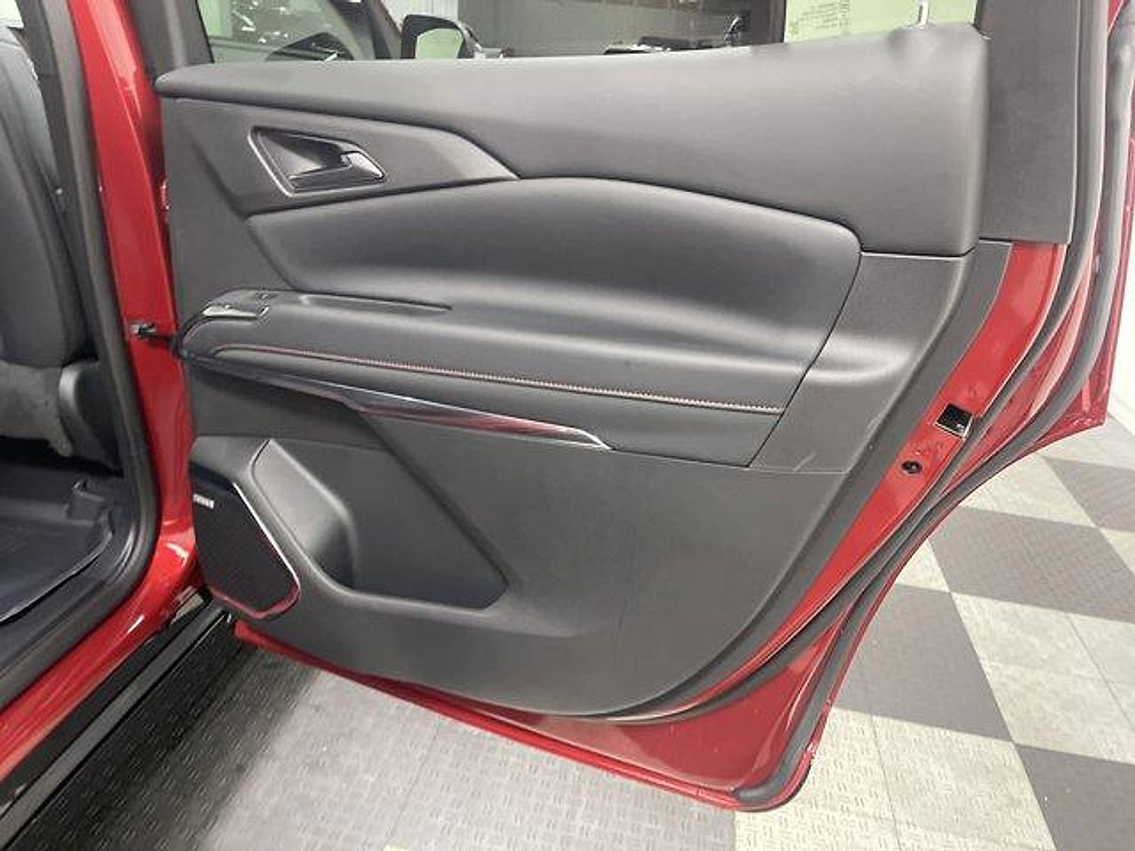 New 2026 Chevrolet Traverse RS w/ LPO, Floor Liner Package FWD image 14