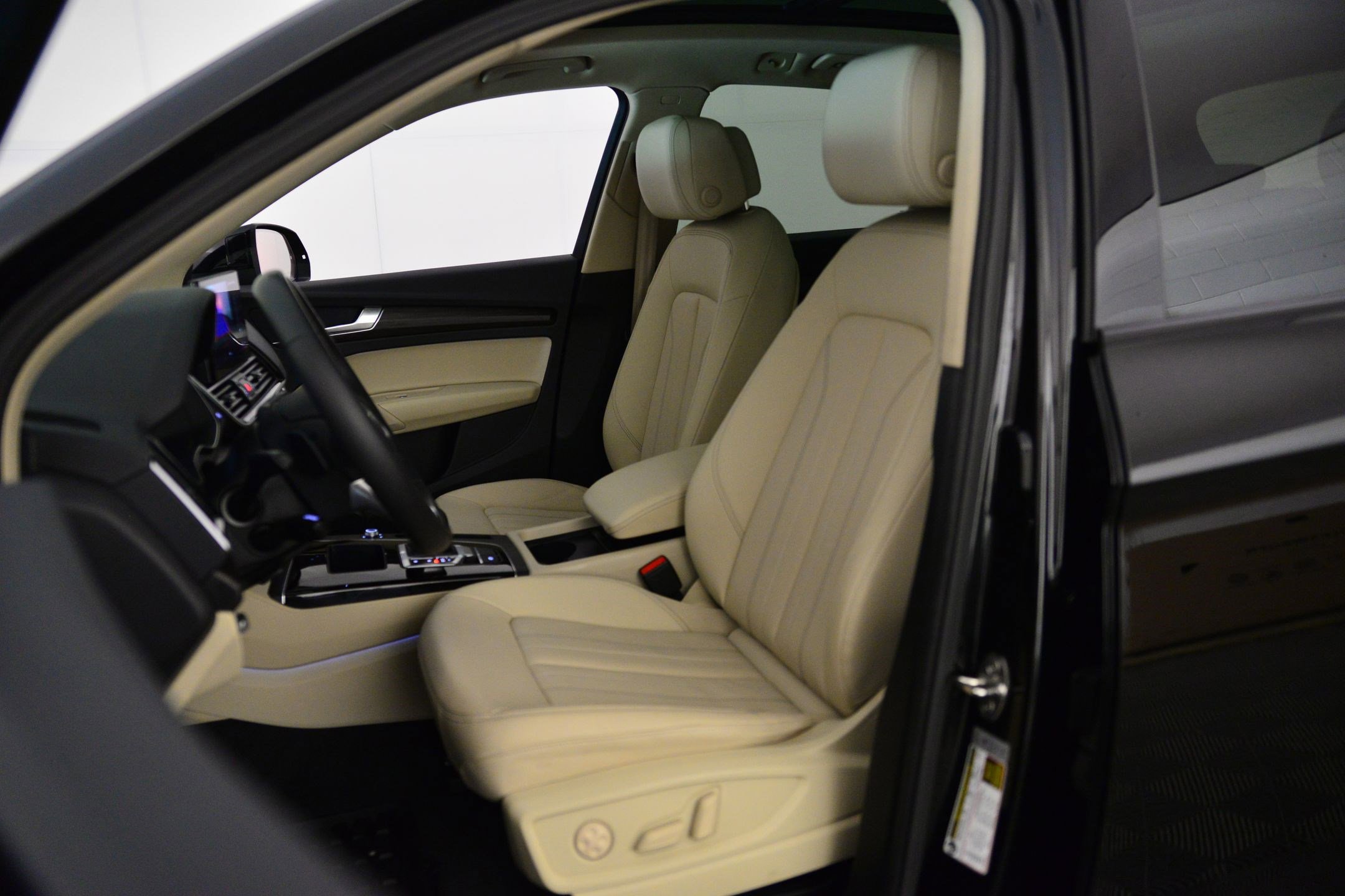 Certified 2025 Audi Q5 2.0T Premium image 4