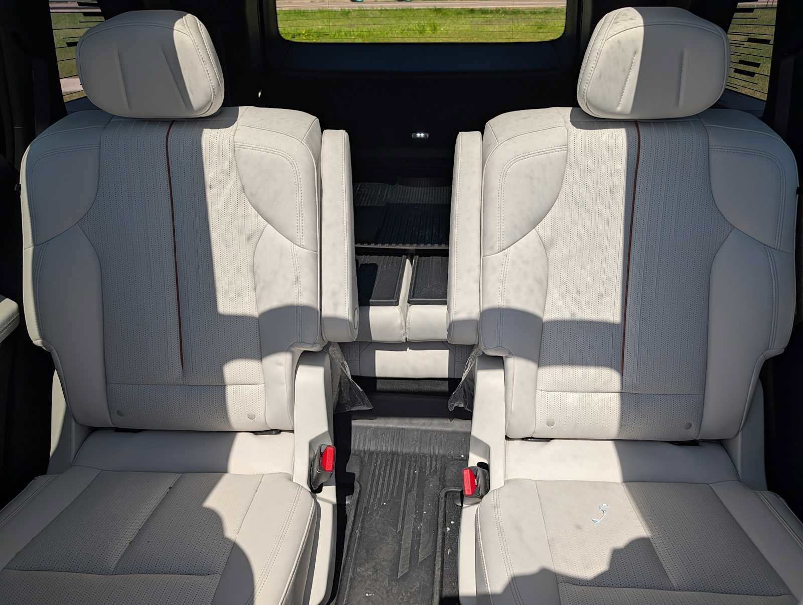 Used 2026 Cadillac Vistiq Sport w/ LPO, Floor Liner Package AWD/4WD image 15