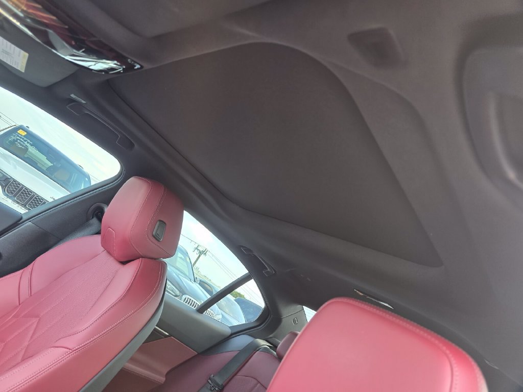 Certified 2025 BMW 530i RWD image 11