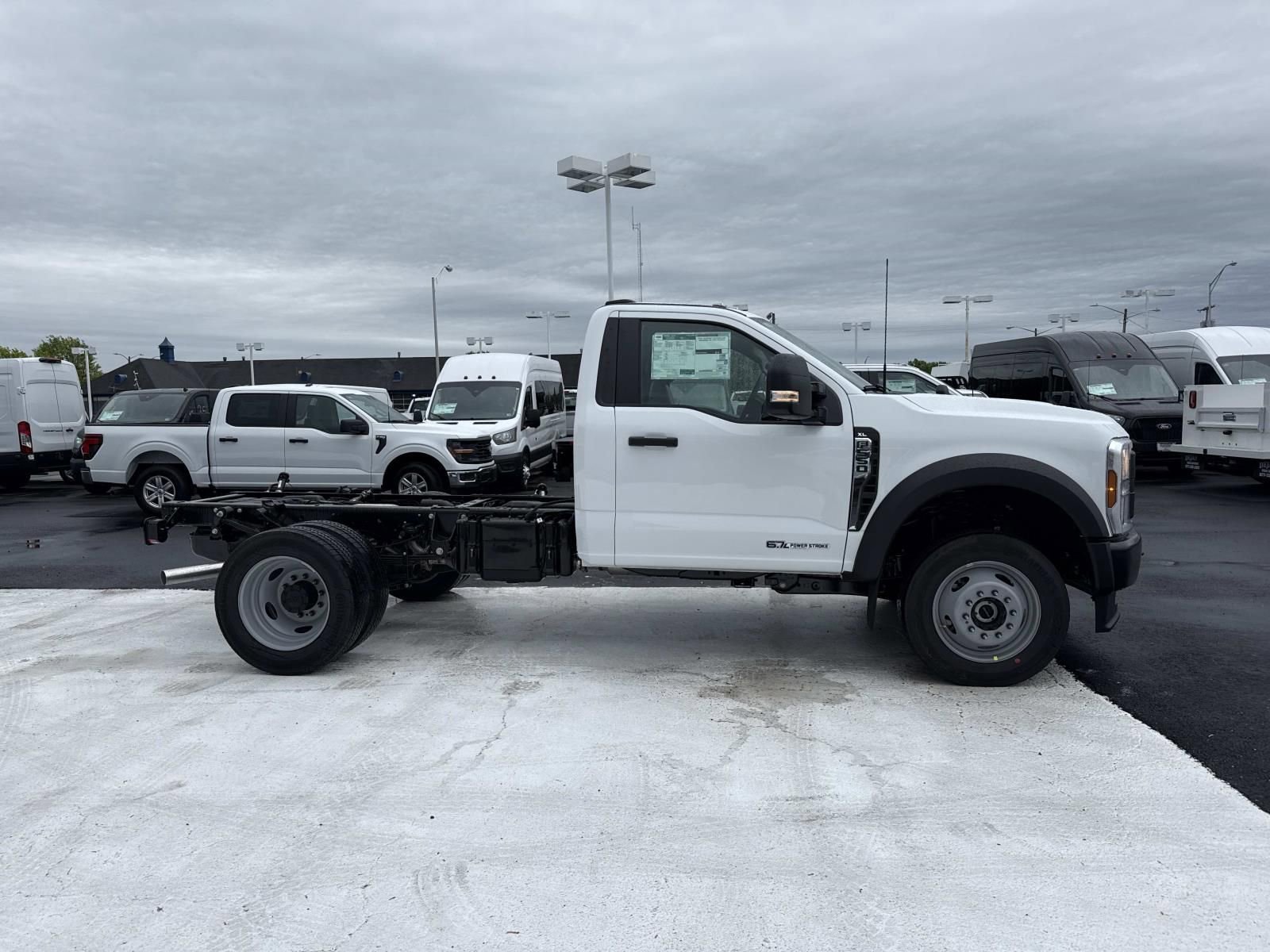 New 2026 Ford F550 4x4 Regular Cab Super Duty image 2