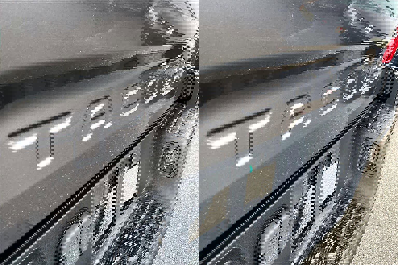 Certified 2018 Toyota Tacoma TRD Off-Road w/ Technology Package image 10