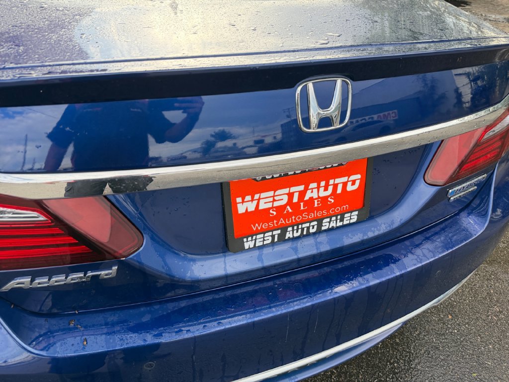 Used 2017 Honda Accord Touring image 32