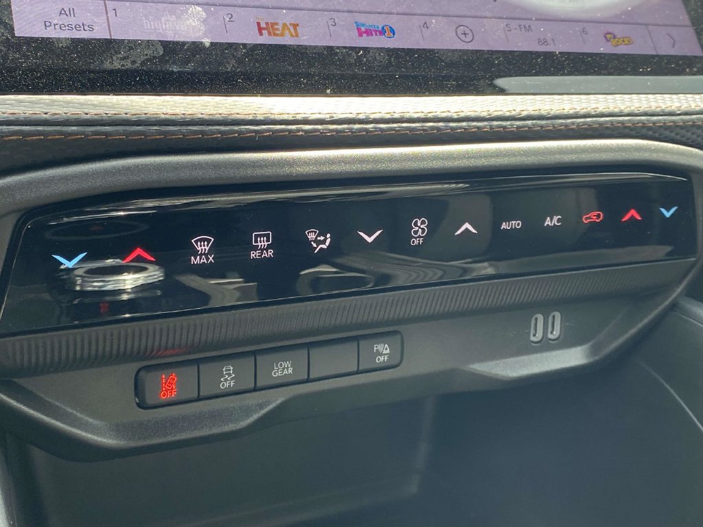 New 2026 Jeep Cherokee Limited AWD/4WD image 21
