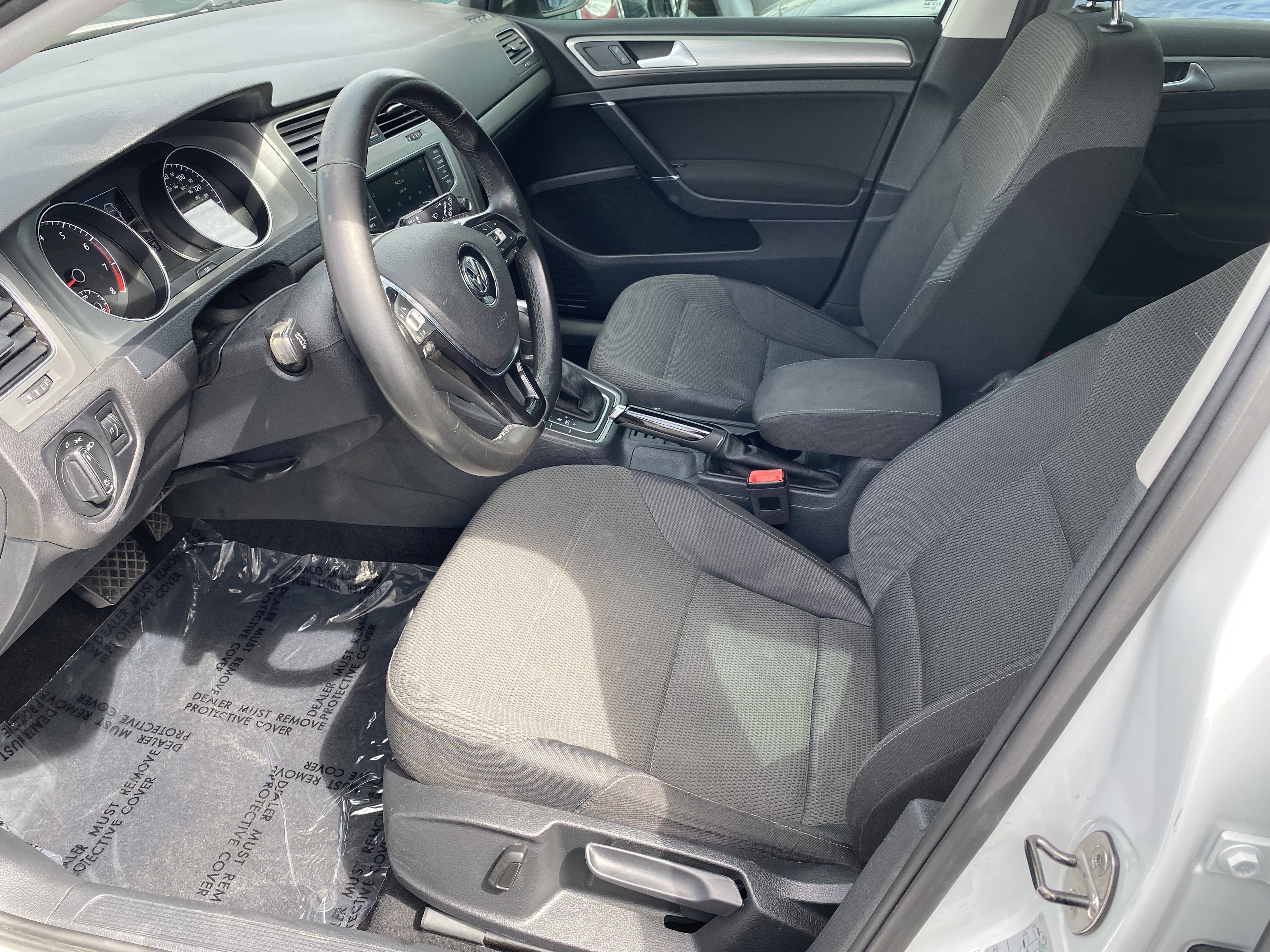 Used 2016 Volkswagen Golf S FWD image 11
