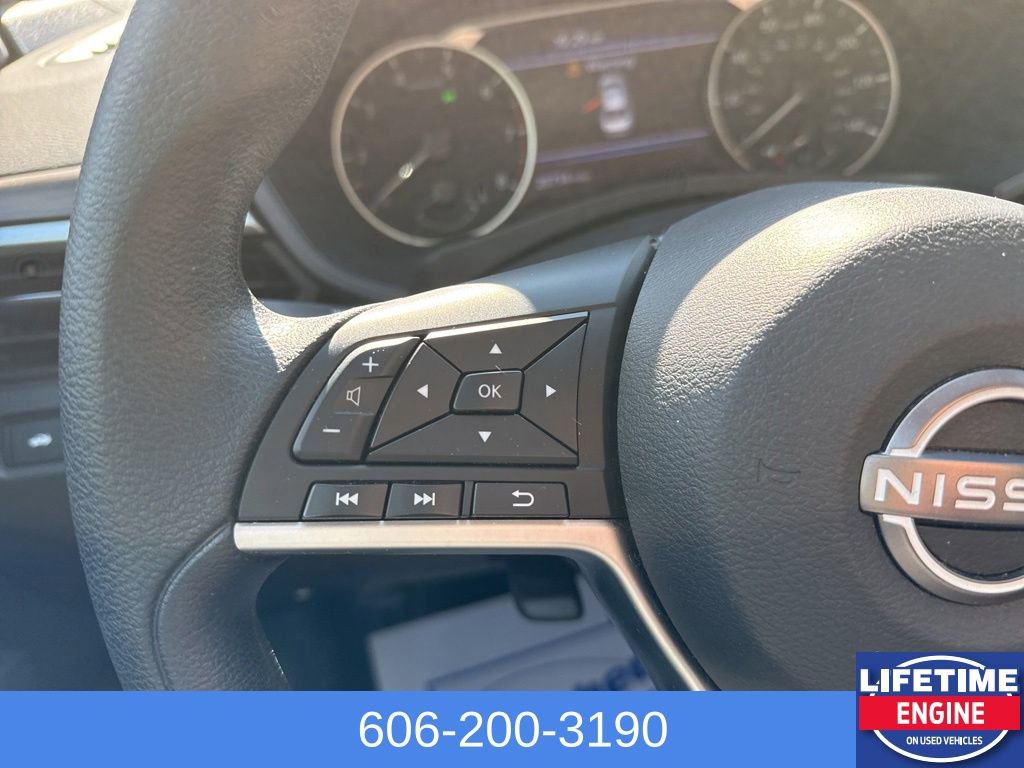 Used 2024 Nissan Altima 2.5 SV FWD image 15