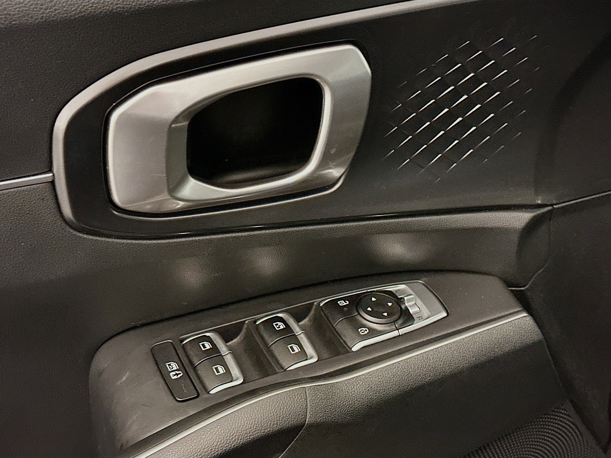 Used 2024 Kia Sorento S image 15