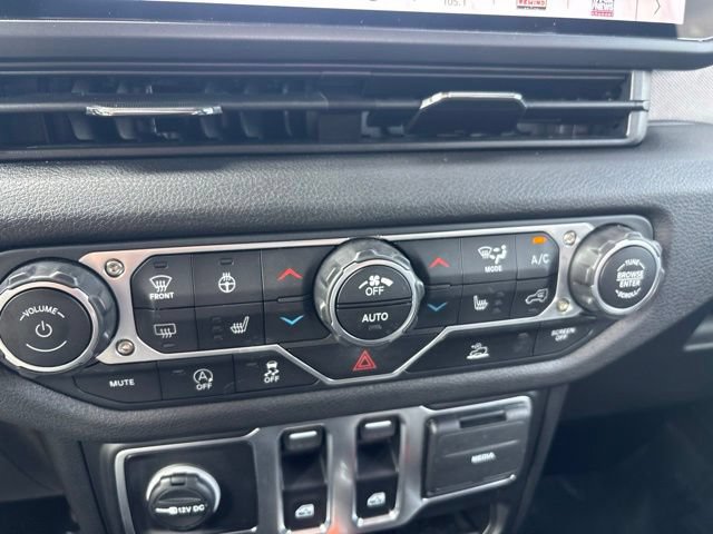 Used 2025 Jeep Wrangler Sport AWD/4WD image 13