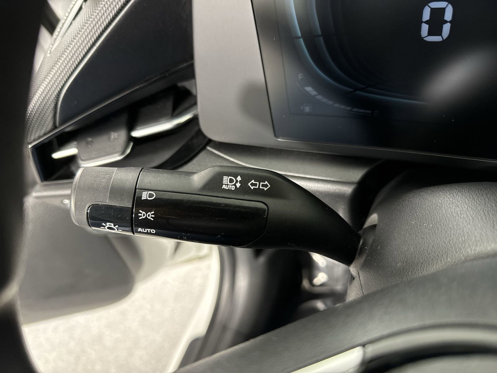 Used 2023 Kia Niro LX image 15