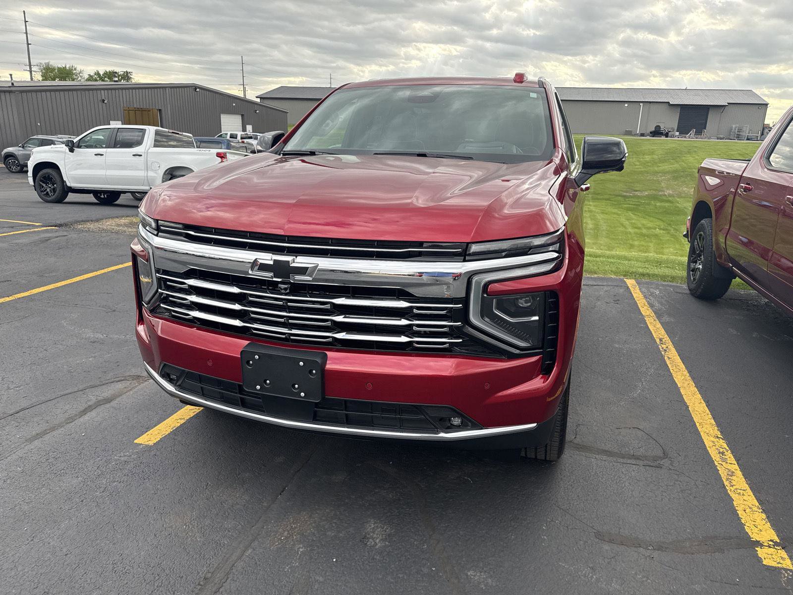Used 2025 Chevrolet Tahoe Premier AWD/4WD image 6