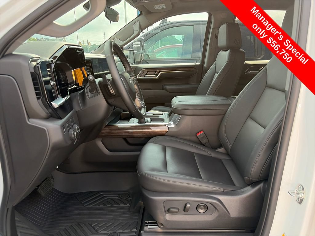 Used 2026 Chevrolet Silverado 1500 LT Trail Boss w/ LT Trail Boss Premium Package AWD/4WD image 12