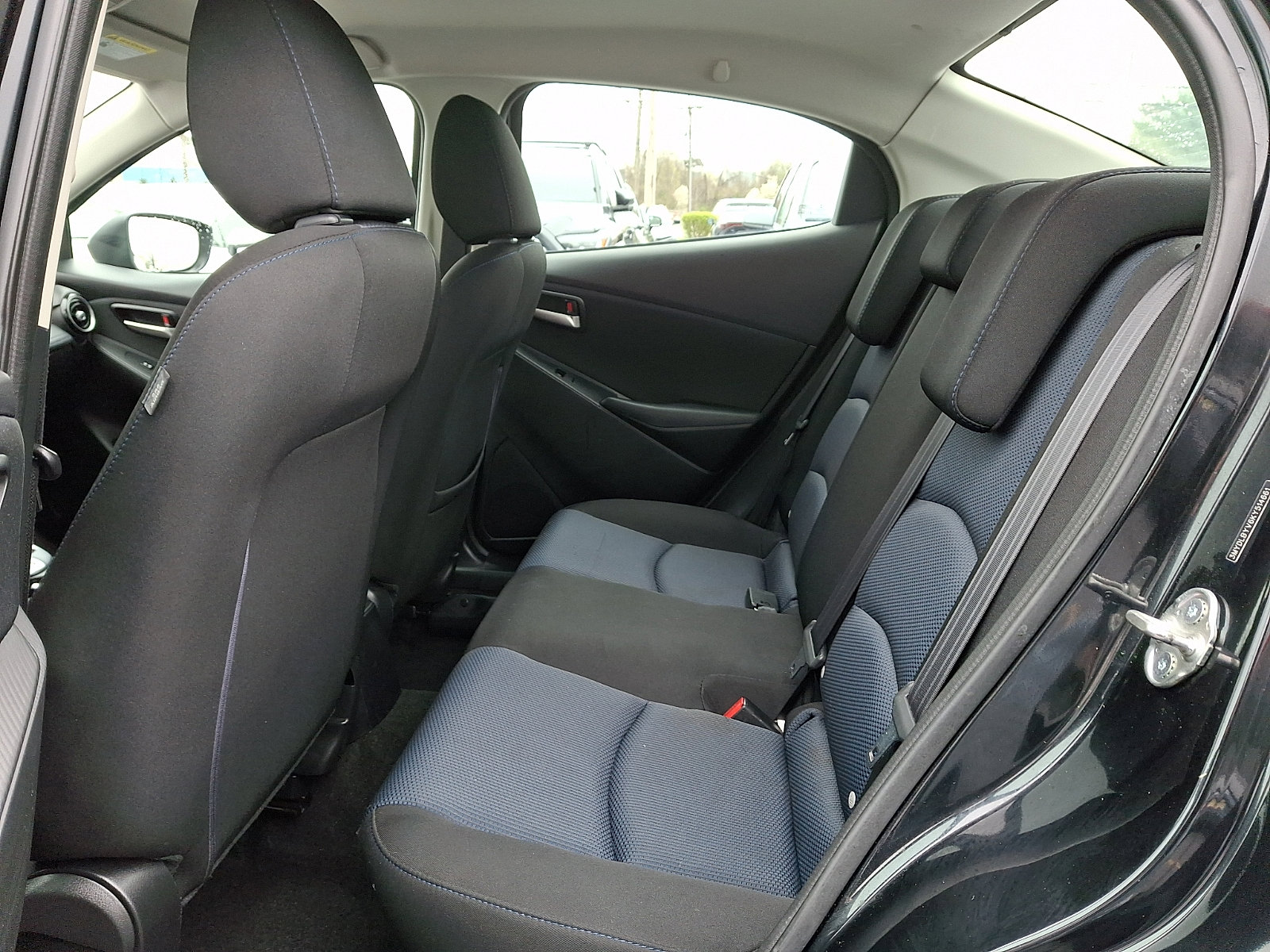 Used 2019 Toyota Yaris LE image 10