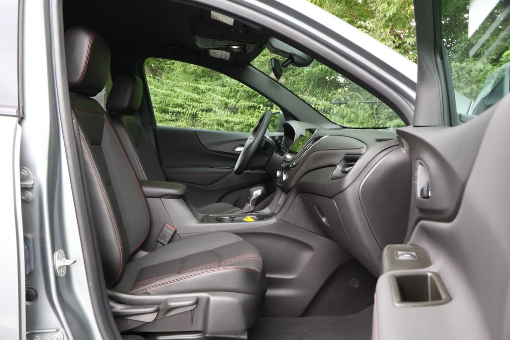 Used 2024 Chevrolet Equinox RS FWD image 41