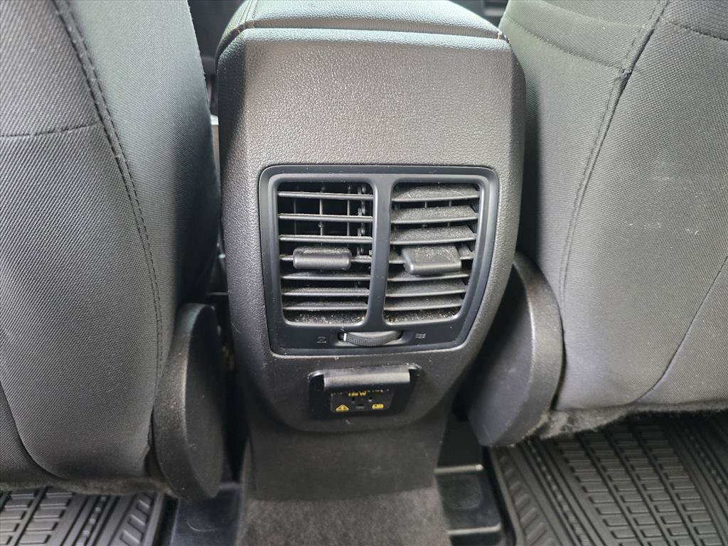 Used 2017 Ford Escape SE w/ SE Cold Weather Package FWD image 24