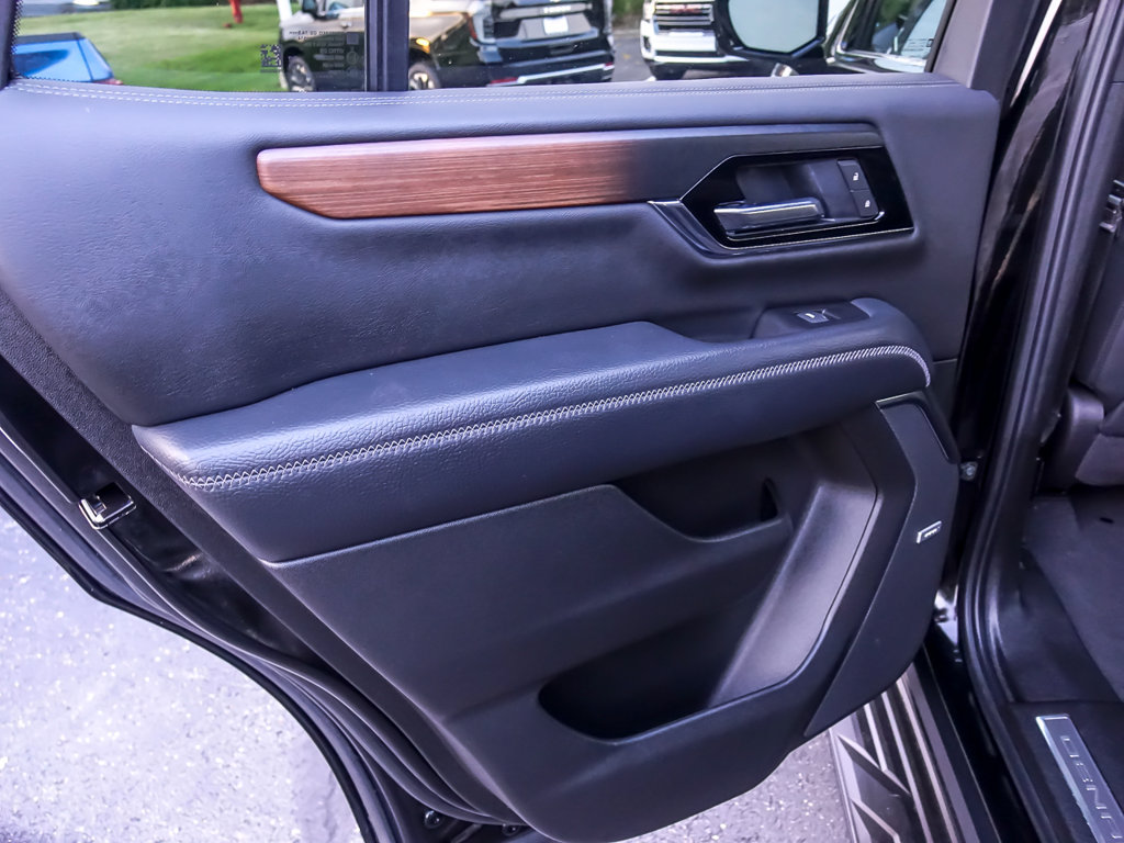Certified 2025 GMC Yukon Denali AWD/4WD image 28