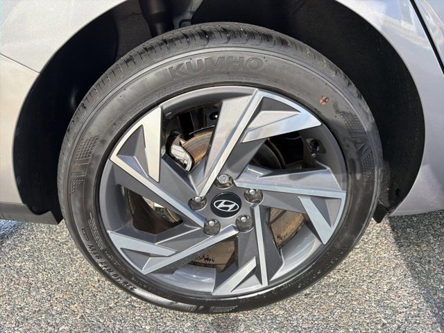 Certified 2025 Hyundai Elantra Sport image 41