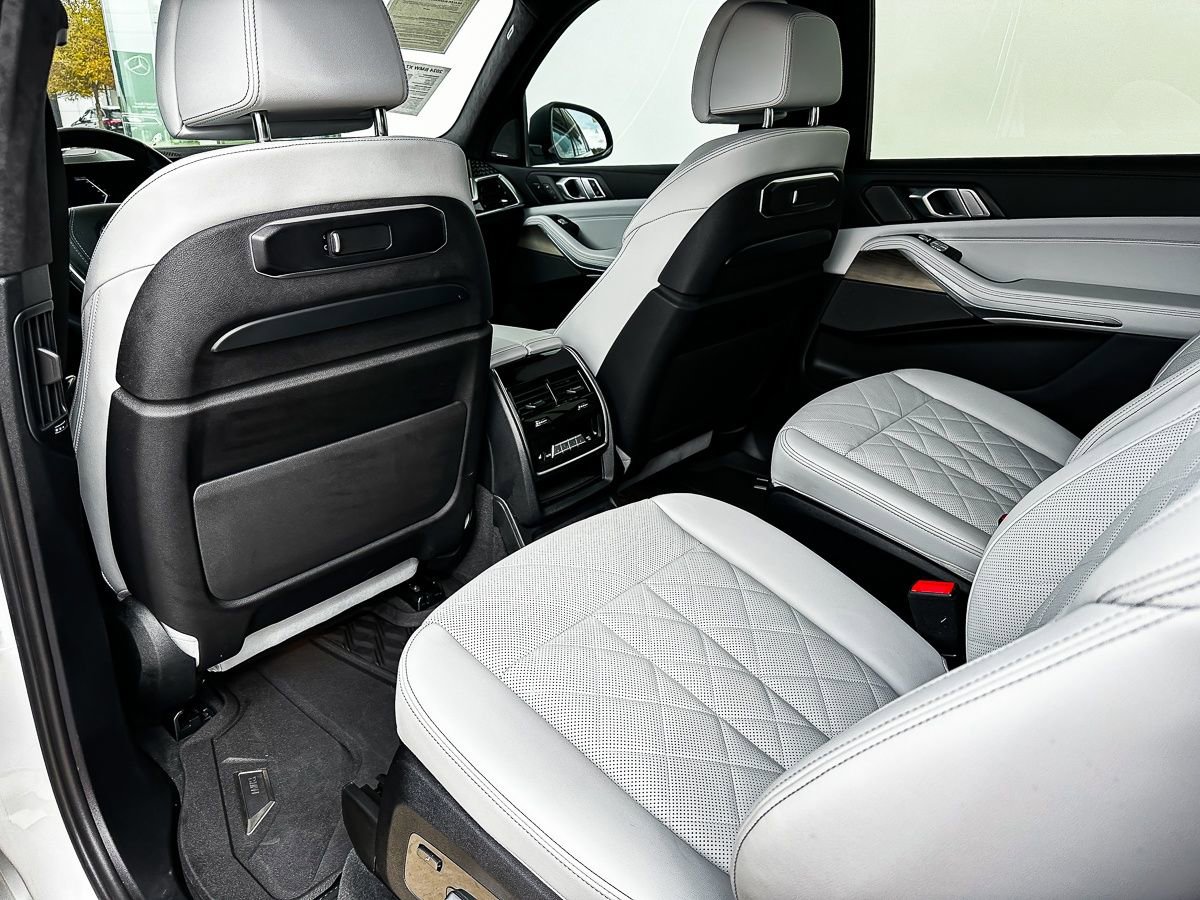 Certified 2024 BMW X7 xDrive40i w/ Executive Package image 27