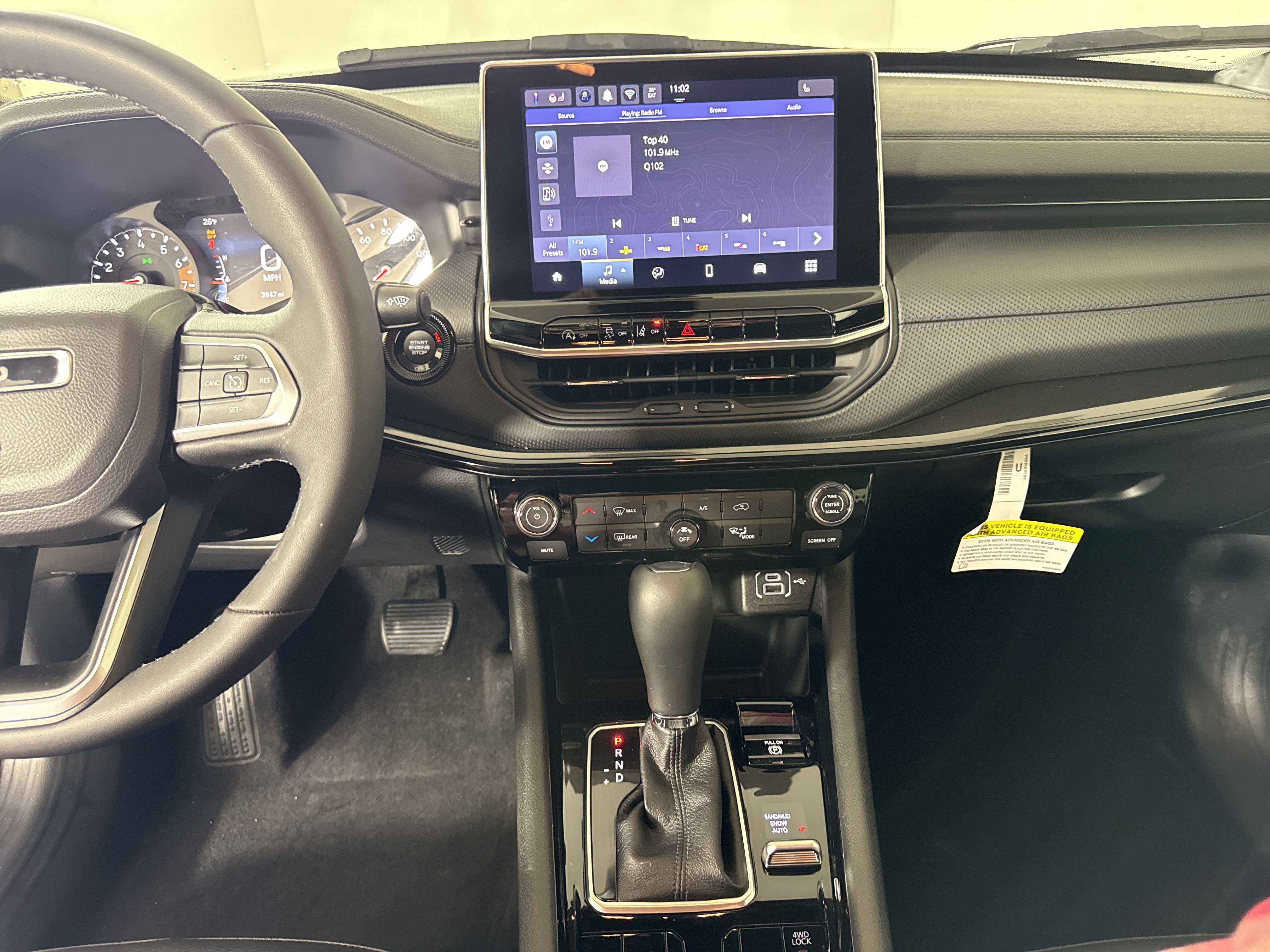New 2026 Jeep Compass Latitude AWD/4WD image 25