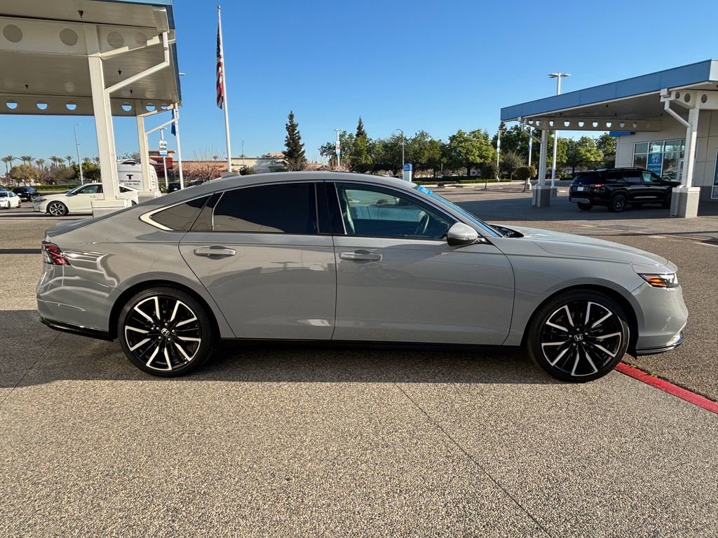 Used 2025 Honda Accord Touring image 4