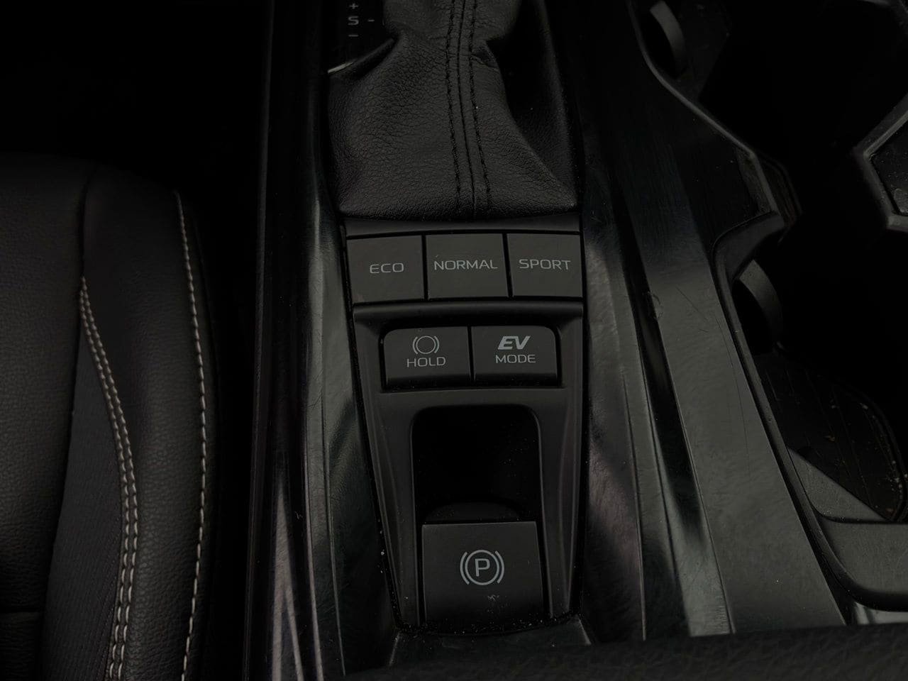 Used 2025 Toyota Camry SE FWD image 23